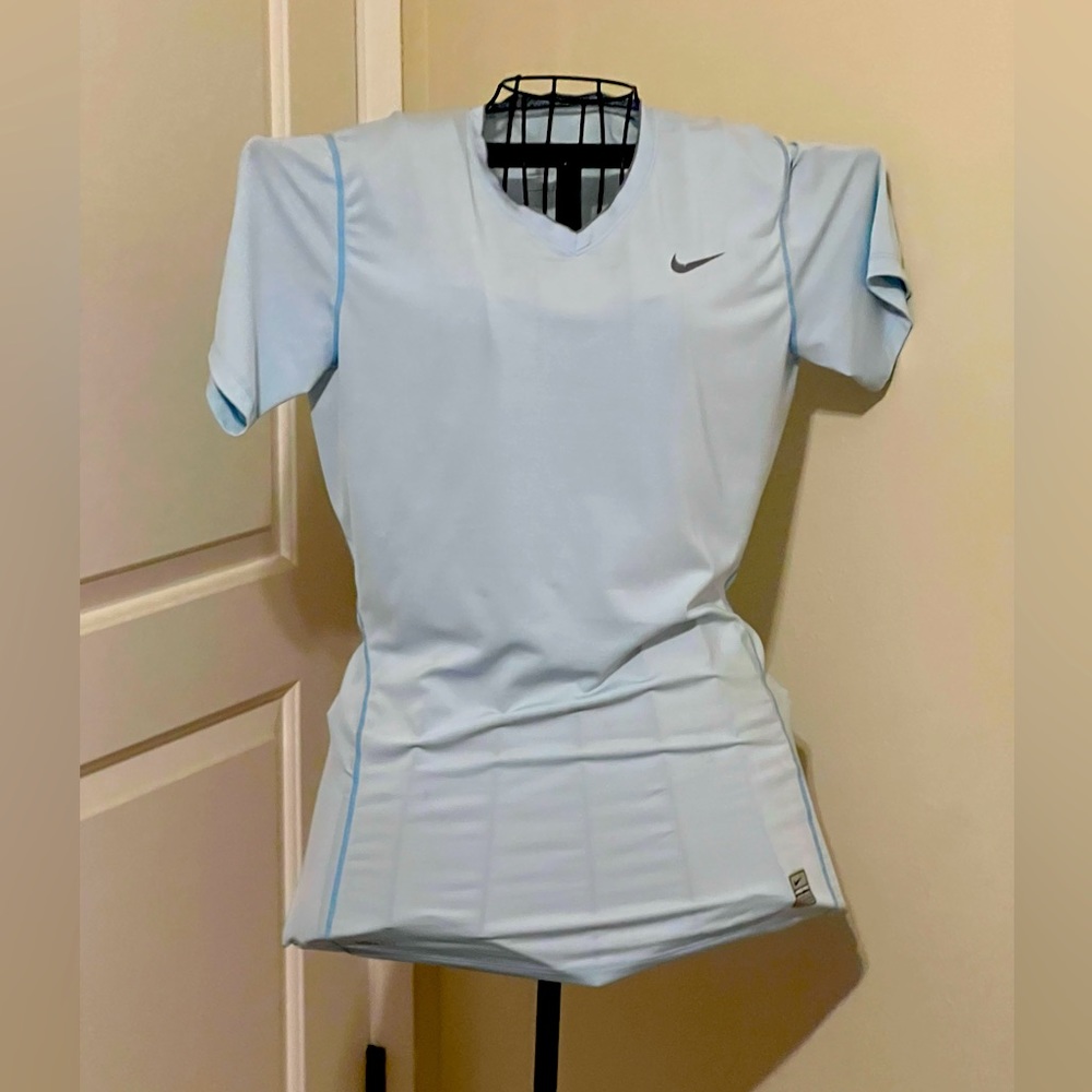 NIKE Dri-Fit Shirt